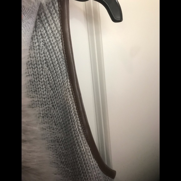 NWOT Talbots Faux Fur Collar Rib Knit Duster Length Vest in Dove Gray - Picture 5 of 6